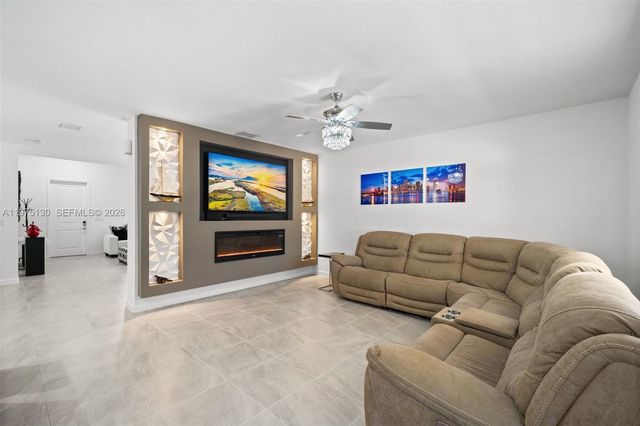 160 SE 23rd Ter, Homestead, FL 33033