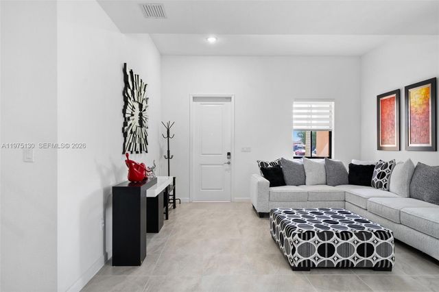 160 SE 23rd Ter, Homestead, FL 33033