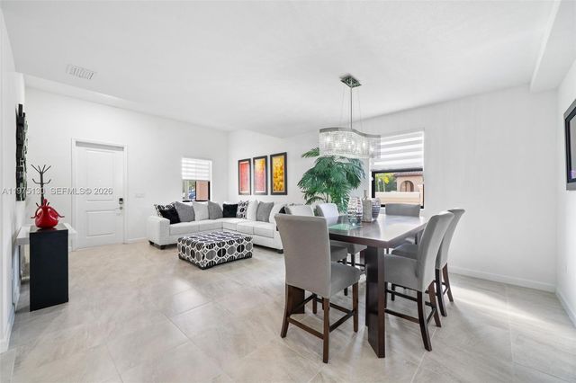 160 SE 23rd Ter, Homestead, FL 33033