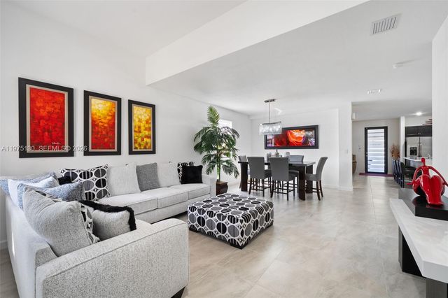 160 SE 23rd Ter, Homestead, FL 33033