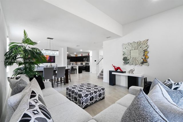 160 SE 23rd Ter, Homestead, FL 33033