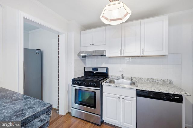 2033 ARLINGTON TER, Alexandria, VA 22303