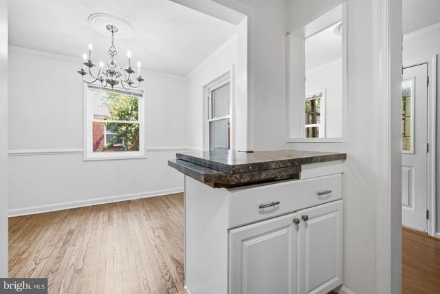 2033 ARLINGTON TER, Alexandria, VA 22303