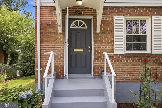 2033 ARLINGTON TER, Alexandria, VA 22303