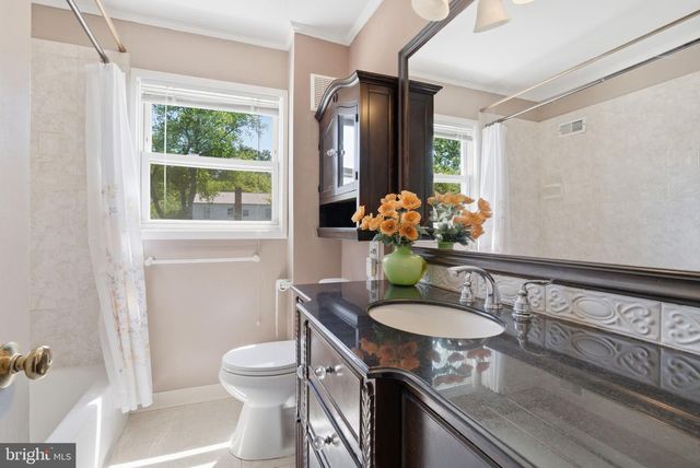 2033 ARLINGTON TER, Alexandria, VA 22303