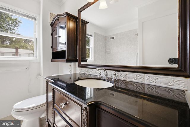 2033 ARLINGTON TER, Alexandria, VA 22303