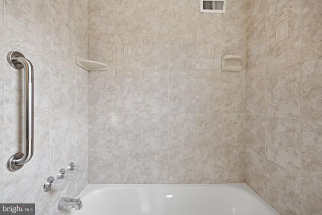 2033 ARLINGTON TER, Alexandria, VA 22303