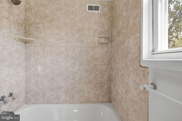 2033 ARLINGTON TER, Alexandria, VA 22303