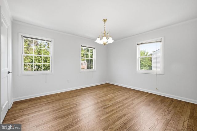 2033 ARLINGTON TER, Alexandria, VA 22303
