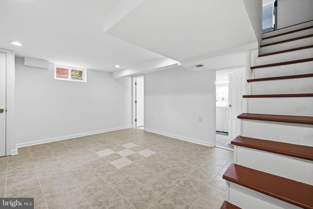 2033 ARLINGTON TER, Alexandria, VA 22303
