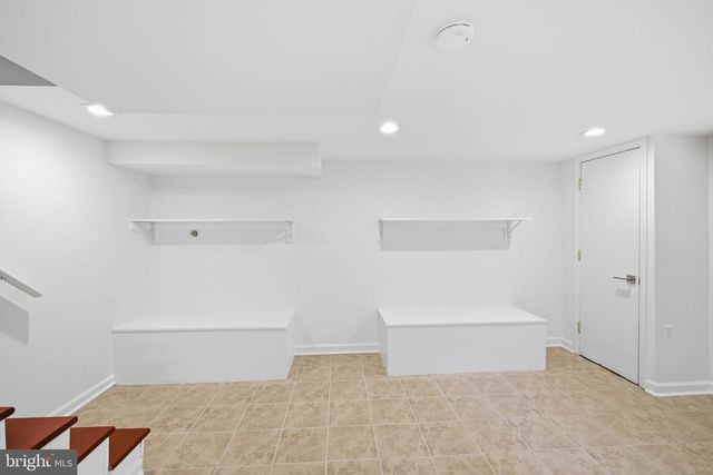 2033 ARLINGTON TER, Alexandria, VA 22303