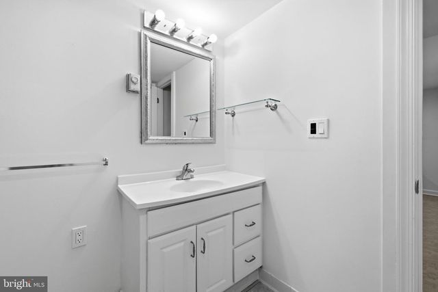 2033 ARLINGTON TER, Alexandria, VA 22303