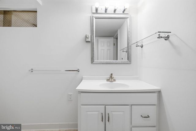 2033 ARLINGTON TER, Alexandria, VA 22303