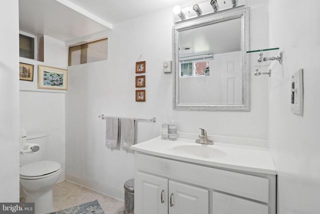 2033 ARLINGTON TER, Alexandria, VA 22303