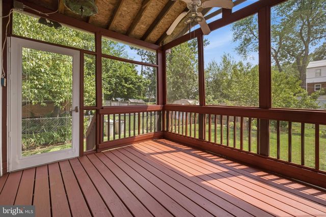 2033 ARLINGTON TER, Alexandria, VA 22303