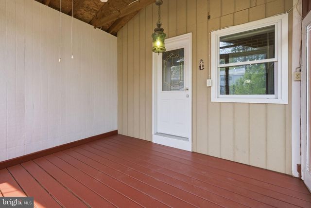 2033 ARLINGTON TER, Alexandria, VA 22303