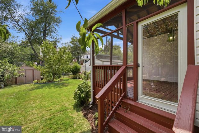 2033 ARLINGTON TER, Alexandria, VA 22303