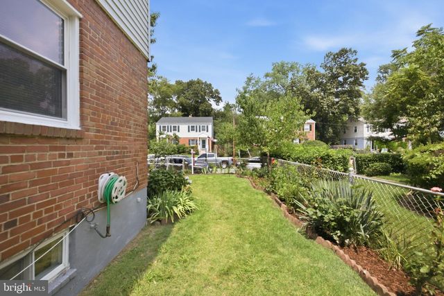 2033 ARLINGTON TER, Alexandria, VA 22303