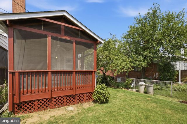 2033 ARLINGTON TER, Alexandria, VA 22303