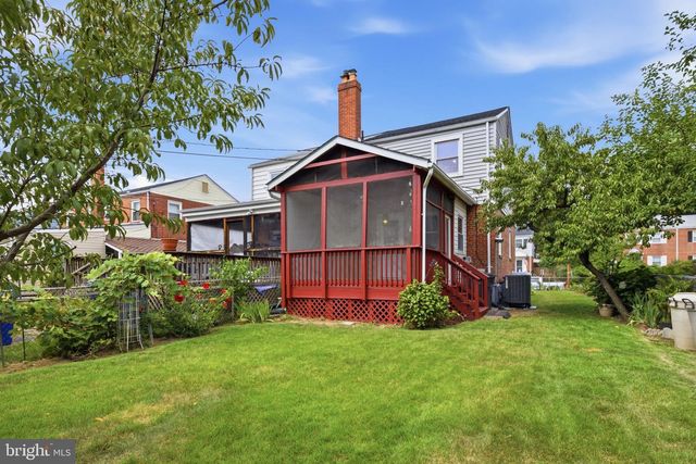 2033 ARLINGTON TER, Alexandria, VA 22303