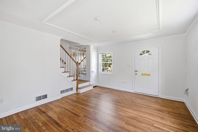2033 ARLINGTON TER, Alexandria, VA 22303