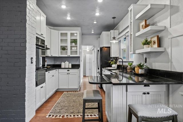 1420 Maple Avenue, Twin Falls, ID 83301