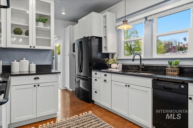 1420 Maple Avenue, Twin Falls, ID 83301