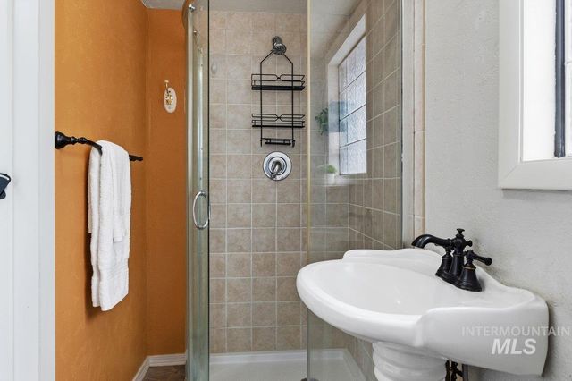 1420 Maple Avenue, Twin Falls, ID 83301