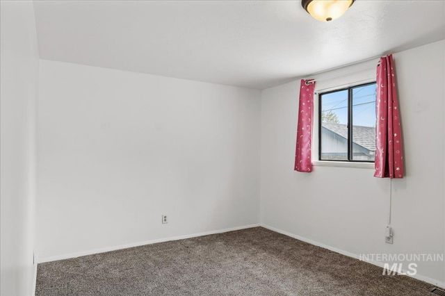 1420 Maple Avenue, Twin Falls, ID 83301