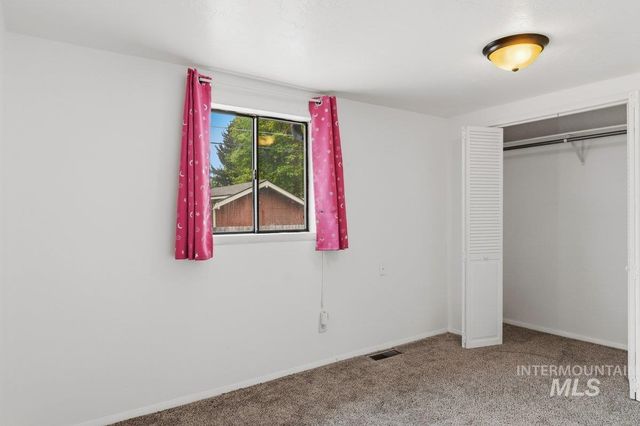 1420 Maple Avenue, Twin Falls, ID 83301