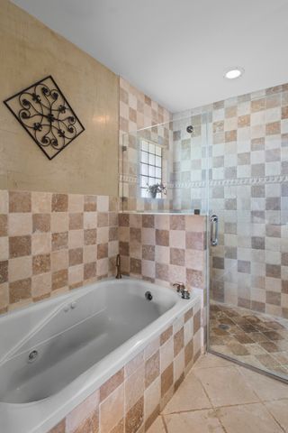 2700 NE 4th Way, Boca Raton, FL 33431