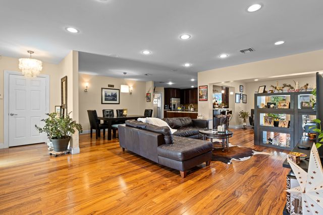 2700 NE 4th Way, Boca Raton, FL 33431