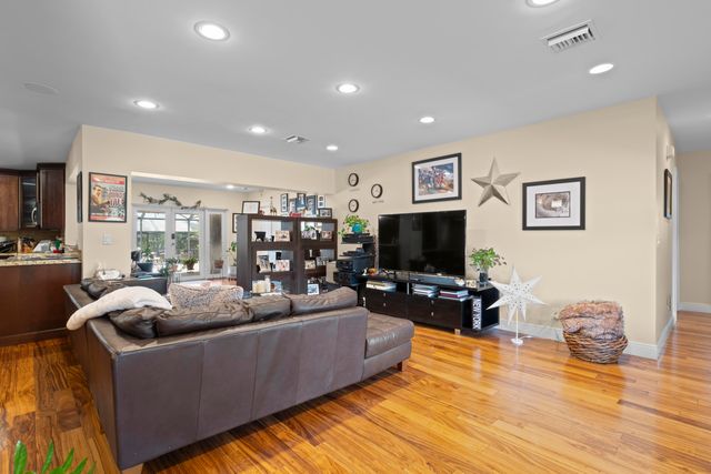 2700 NE 4th Way, Boca Raton, FL 33431