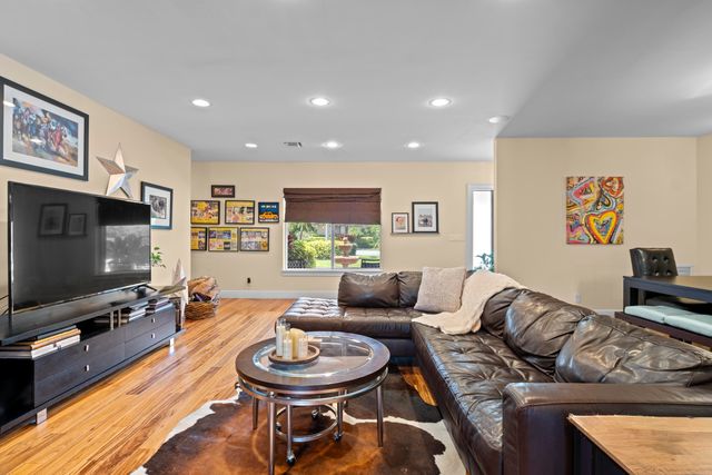 2700 NE 4th Way, Boca Raton, FL 33431