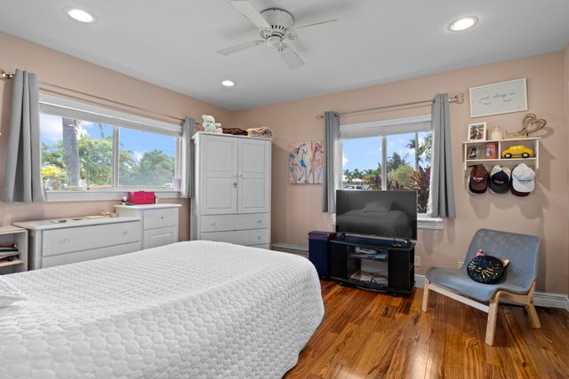 2700 NE 4th Way, Boca Raton, FL 33431