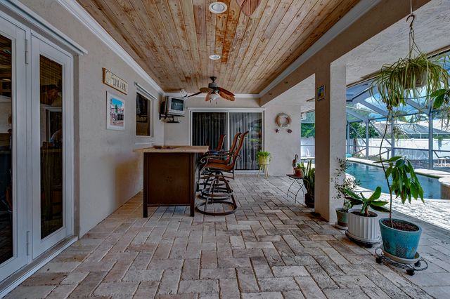 2700 NE 4th Way, Boca Raton, FL 33431