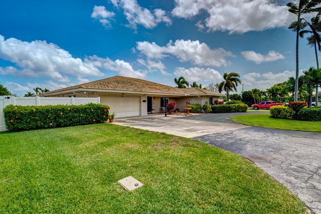 2700 NE 4th Way, Boca Raton, FL 33431