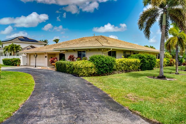 2700 NE 4th Way, Boca Raton, FL 33431