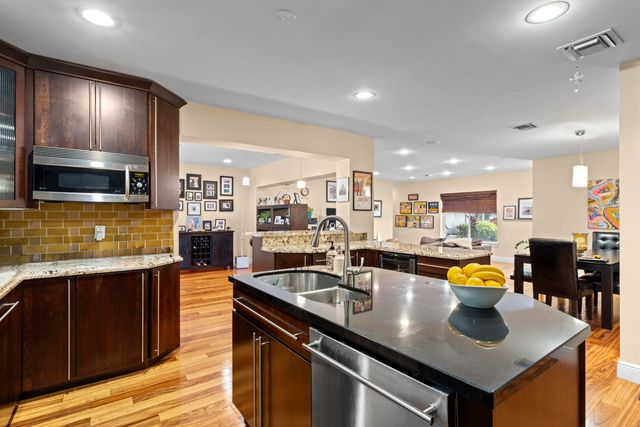 2700 NE 4th Way, Boca Raton, FL 33431