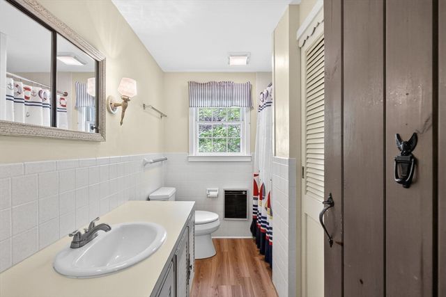 30 Captain Linnell Rd, Orleans, MA 02653