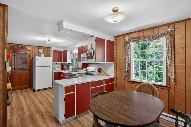 30 Captain Linnell Rd, Orleans, MA 02653