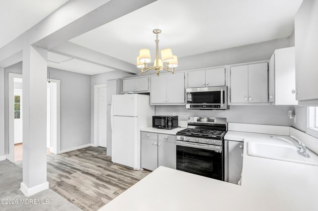 458 E End Avenue, Brick, NJ 08723