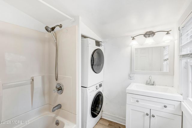 458 E End Avenue, Brick, NJ 08723