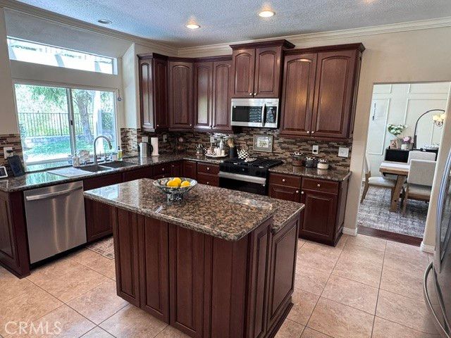 29347 Canyon Rim, Canyon Country, CA 91387