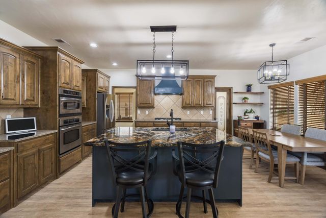 8805 Warm Springs Road NW, Albuquerque, NM 87120