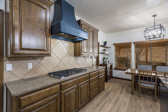 8805 Warm Springs Road NW, Albuquerque, NM 87120