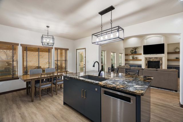 8805 Warm Springs Road NW, Albuquerque, NM 87120