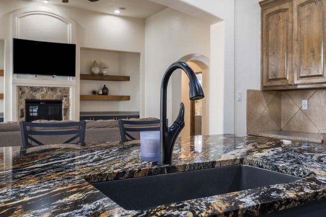 8805 Warm Springs Road NW, Albuquerque, NM 87120