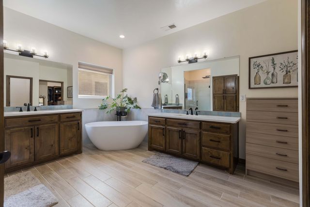 8805 Warm Springs Road NW, Albuquerque, NM 87120