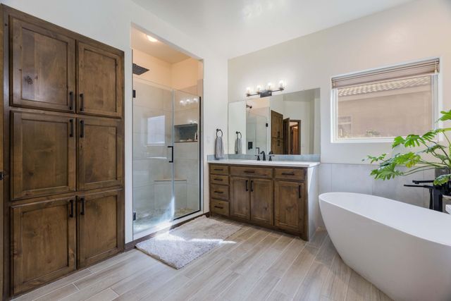 8805 Warm Springs Road NW, Albuquerque, NM 87120